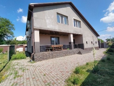 Продам Сучасний будинок в центрі міста