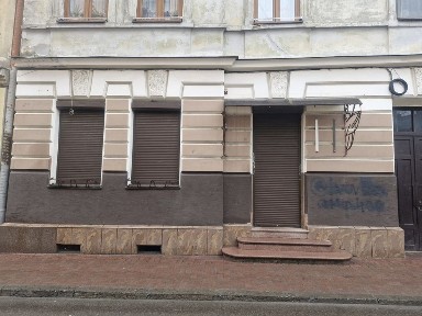 Приміщення з фасадним входом в. Ангеловича