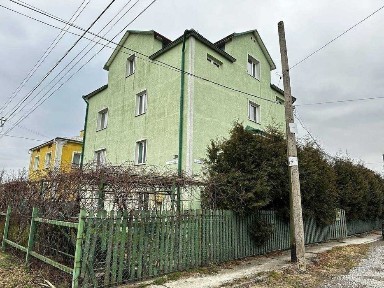 Продаж 4 поверхового Будинку з ремонтом, басейном і сауною м. Дрогобич