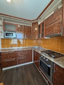 Продаж 3- х кім. квартири з лічильником тепла, на вулиці К. Єськова