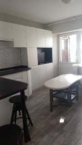 Продам квартиру В. Стуса.