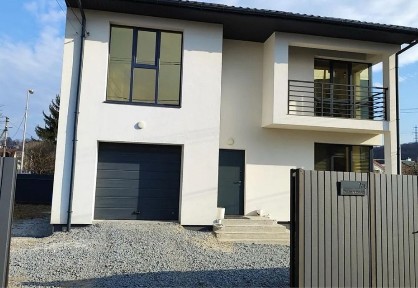 Будинок у Винниках з ремонтом і меблями