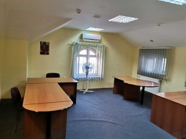 Оренда офісу на вул. Гайдамацька (Заводська). 100кв. м. 3кабінети