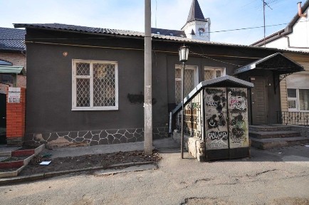 Приміщення з підвалом в центрі міста