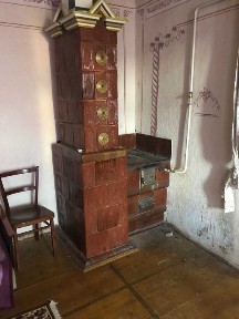 хата з господарськими будівлями