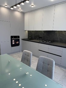 Однокімнатна квартира з ремонтом на Щасливому