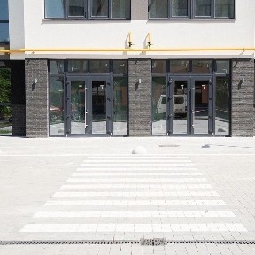 Продаж або оренда фасадного приміщення в гарній локації ЖК Елітний