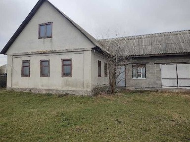 Продаж будинку в селі Деньги без внутрішніх робіт.