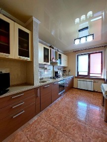 Продаж 4-кімн квартири по вул. Українська