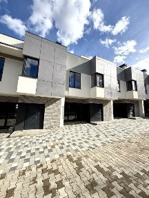 Продам Таунхаус 5хв від ТЦ Майдан Без Комісії