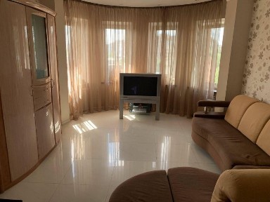 Продажа 3-комнатной квартиры 82 м², Небесной Сотни ул.