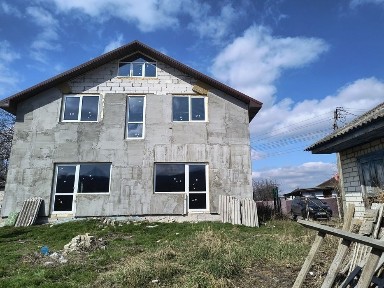 Продаж 2-х будинків у с. Будище, в центральні частині села.