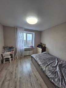 продаж трикімнатної квартири по вул. Захисників України