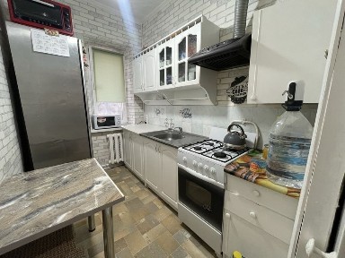 Затишна 3х кімнатна квартира в Озерному