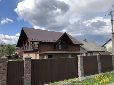 Славсько у центрі будинок! Без власників! Чан ! Подова оренда житла!