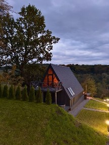 Подобова оренда будиночку з басейном та чаном біля Львова