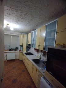 Увага ! Продаж розкішної 3к в центрі з капремонтом та меблями і А/О !