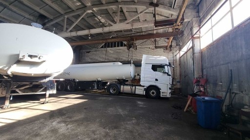 Здається майновий комплекс повністю чи частково