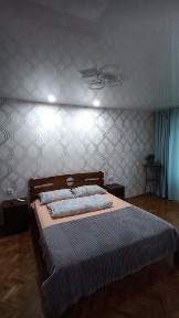 Погодинно подобово квартира в центрі, площа, шпиталь, гост Україна