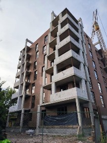 Продам 2-х. кім. в центрі міста в новобудові. Терміново.