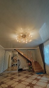 Продаж великого будинку для великої родини.