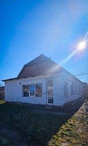 Продам добротний приватний будинок район ринку.
