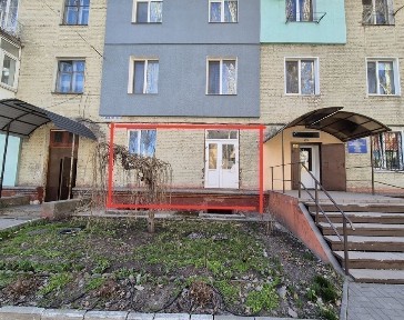 Продам приміщення на 1 поверсі