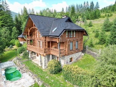 Продається будинок маєток в горах біля г. Піп Іван., с. Дземброня