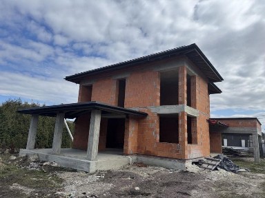 Продаж окремостоячого будинка в с. <a href='/newbuilding/6086/view/zk-zubra'>Зубра</a>