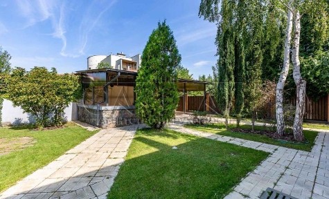 Київ, Голосіївський, 81-а Садова 1