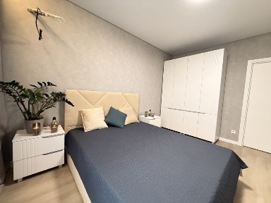 Дуже велика квартира з ремонтом ! Газ