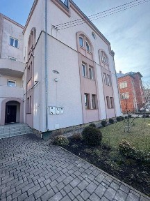 3 кім квартира в будинку клубного типу