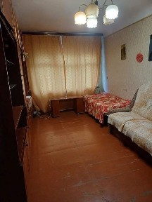 М. Новоселиця. Район мед коледжу. Продається квартира. Перший поверх.