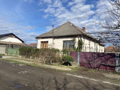 Продаж будинку у центральній частині міста