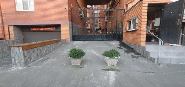 Центр Продам трехкомнатную квартиру в новом кирпичном доме ЛД