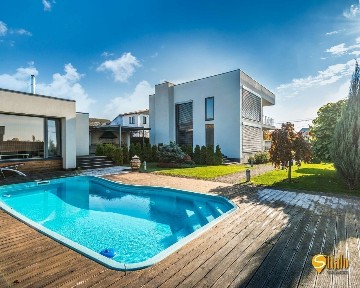 Киев, 107-я Садовая ул.