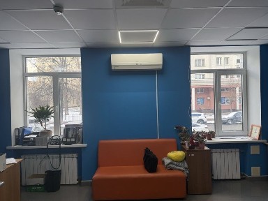 Приміщення 90 кв. м вулиця Освіти 10, фасадні вікна.