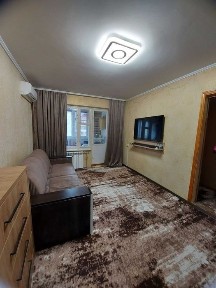 1к. квартира в центрі Південного мікрорайону.