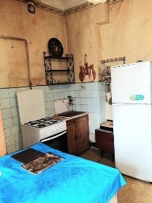 Продам 2-х кімнатну квартиру зупинка Металургів!