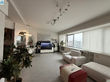 м. Дніпро, вул. Вернадського