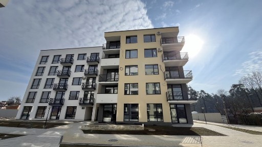 Продаж 3-к квартири + власне патіо, площа: 84,6 м², Брюховичі