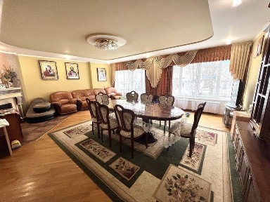 Продаж котеджу неподалік центру Тернополя