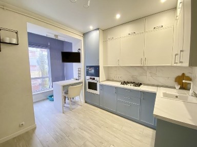 Продам в новобудові 4к квартиру з ремонтом, ЖК Лазурний на Намиві