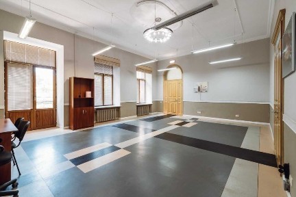 Продам просторную квартиру на Соборной площади