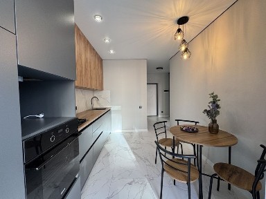 Продаж дизайнерської квартири по вулиці Любечська 114 ( Масани)