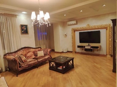 Продаж 5-кімнатної квартири 210 м², Солнечная вул.