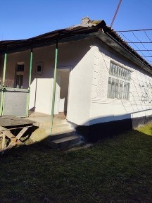 Продається будинок поблизу м. Свалява