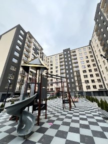 Можна під єОселю, постанови. Здана, велика 3-кімнатна в центрі.