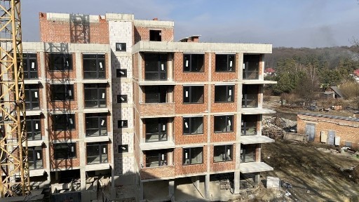 Продаж 2-к квартири + власне патіо, площа: 72.2 м², Брюховичі