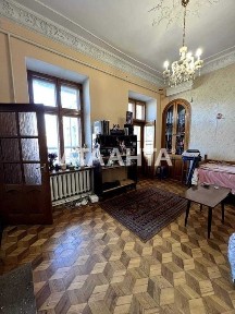 4-кімнатна квартира в історичному центрі міста на вул. Пастера